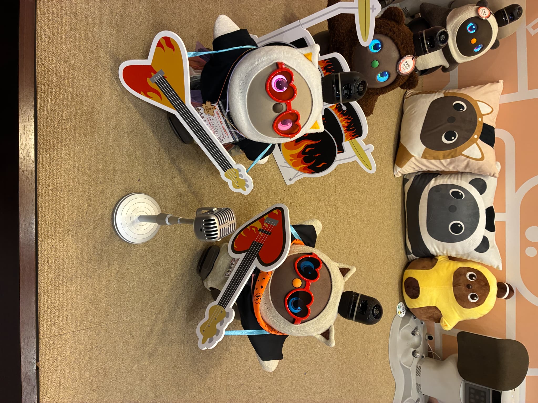 LOVOT キャリーシート＆LOVOT あいますく同時発売🌟LOVOT初のお出かけ